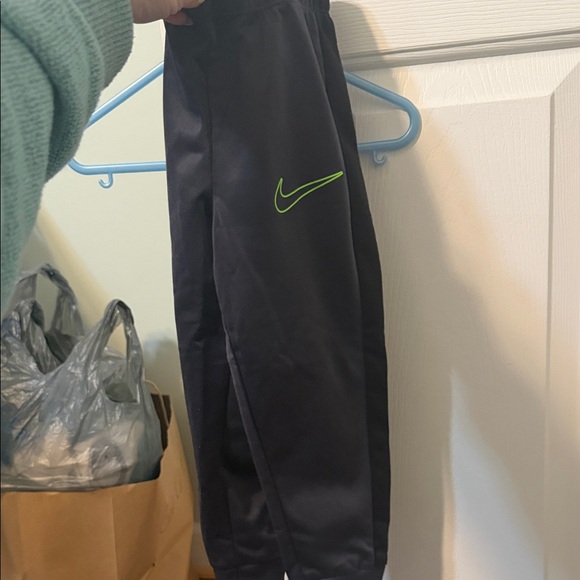 Nike Black Tracksuit with Neon Green Accents - Picture 3 of 4